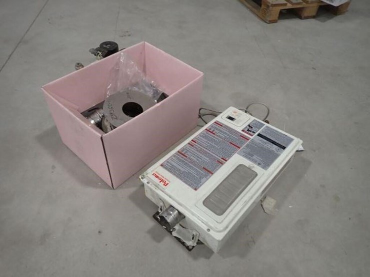 paloma-118,000-btu-natural-gas-tankless-hot-water-image-4