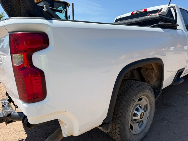 2019-chevrolet-2500hd-image-24