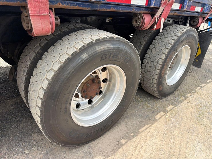 2016-kenworth-t880-image-10