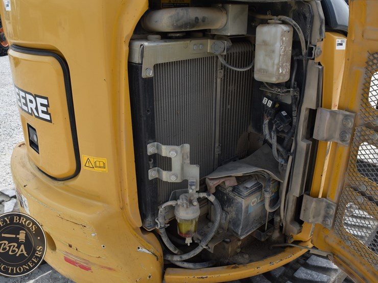 2020-deere-35g-image-38