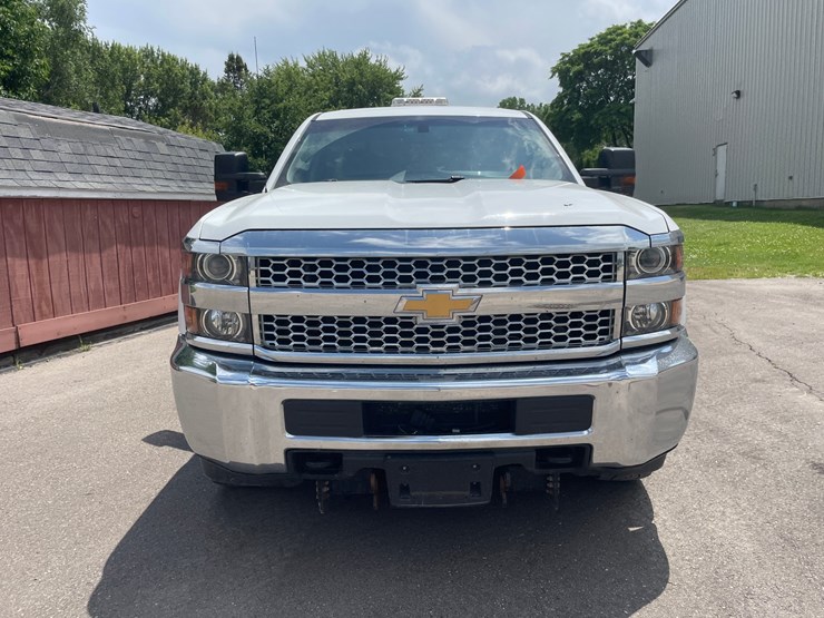 2019-chevrolet-2500-image-2