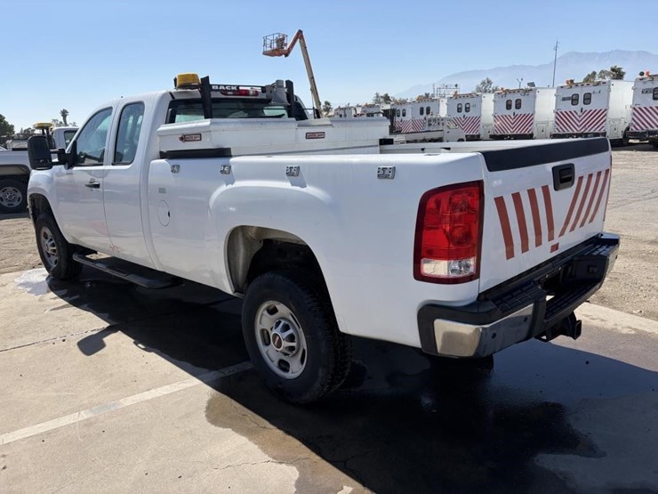 2012-gmc-sierra-2500-image-4