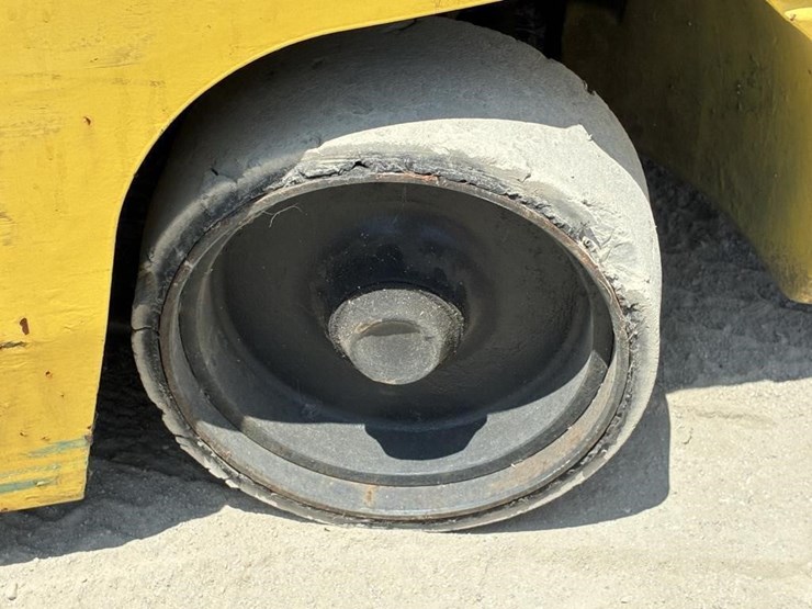 komatsu-fg25st-12-image-11