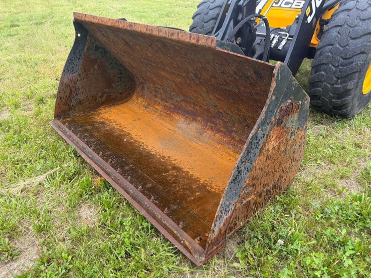 2021-jcb-409-image-14