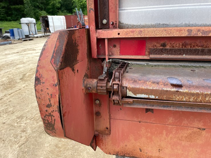 #408-•-h-&-s-18'-chopper-box-image-31