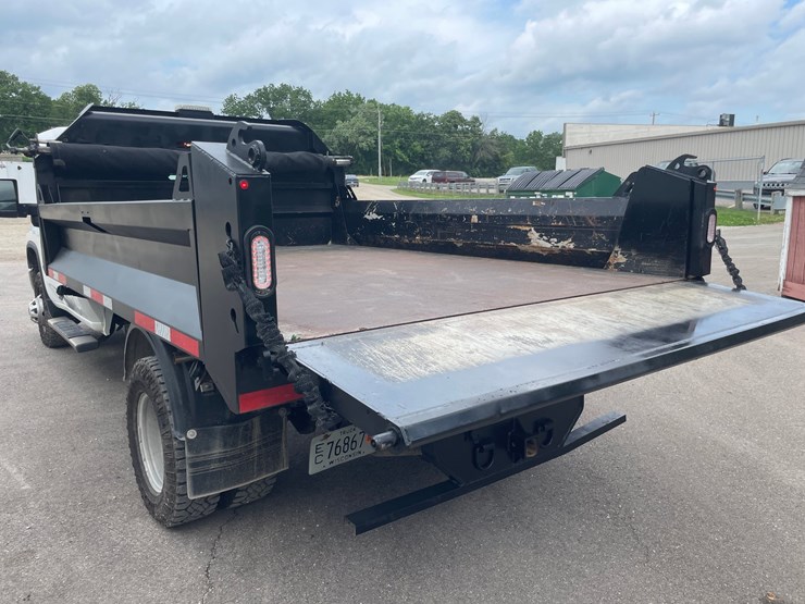 2021-chevrolet-3500-image-53