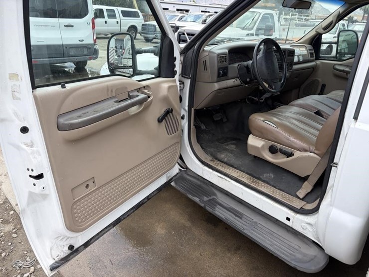 2001-ford-f350-image-24