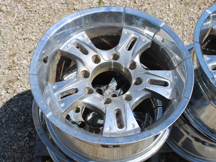four,-8-lug-18"-cruiser-alloy-wheel-image-3