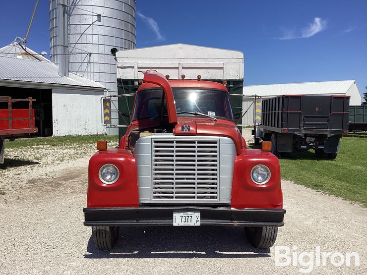 1975-international-loadstar-image-2