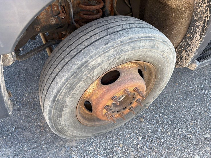 2016-ford-f550-image-18