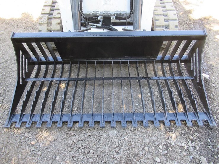 wildcat-78"skid-steer-skeleton-bucket-image-3