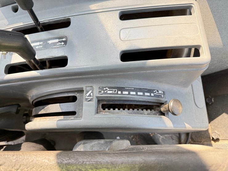 ford-7740-image-26