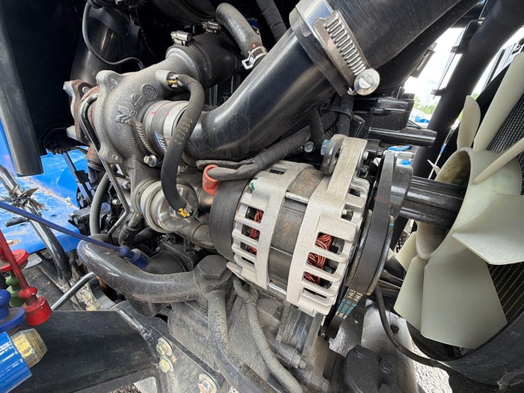 new-holland-workmaster-35-image-16
