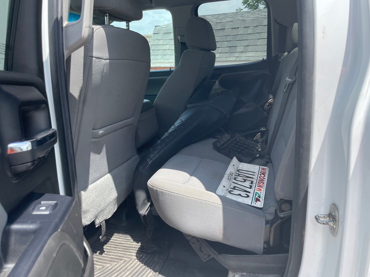 2019-chevrolet-2500-image-33