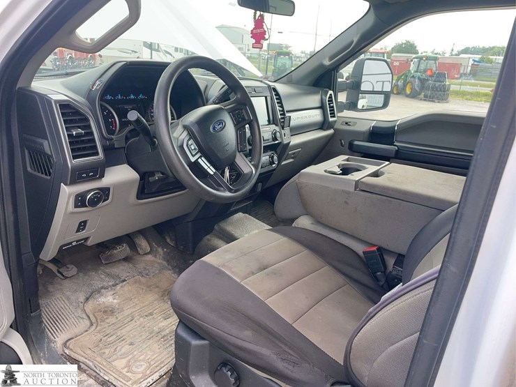 2021-ford-f250-image-11