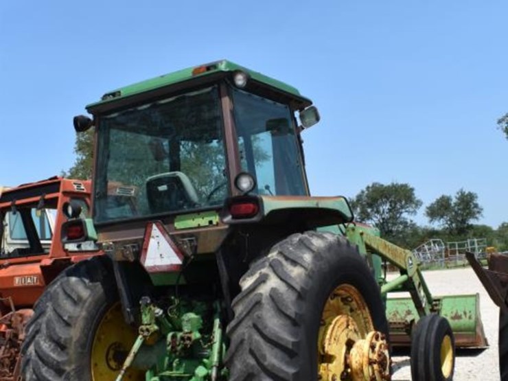 john-deere-4440-image-10