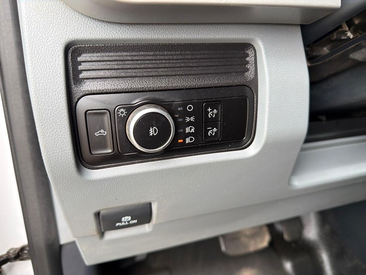 2024-ford-f550-image-21