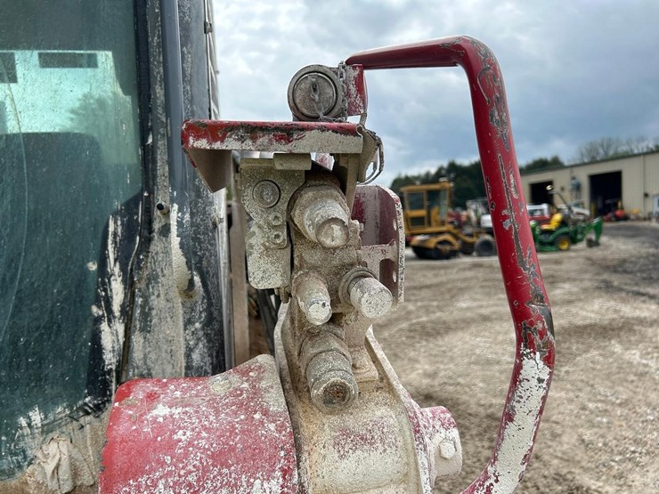 2020-takeuchi-tl12r2-image-11