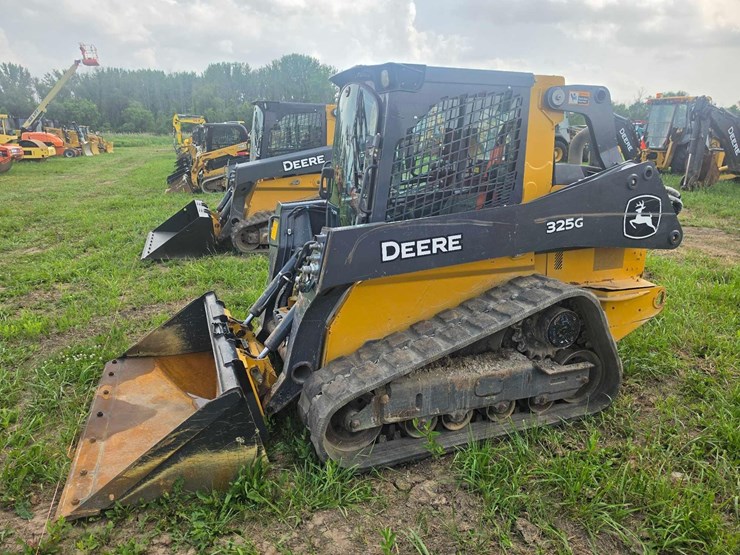 2022-deere-325g-image-1