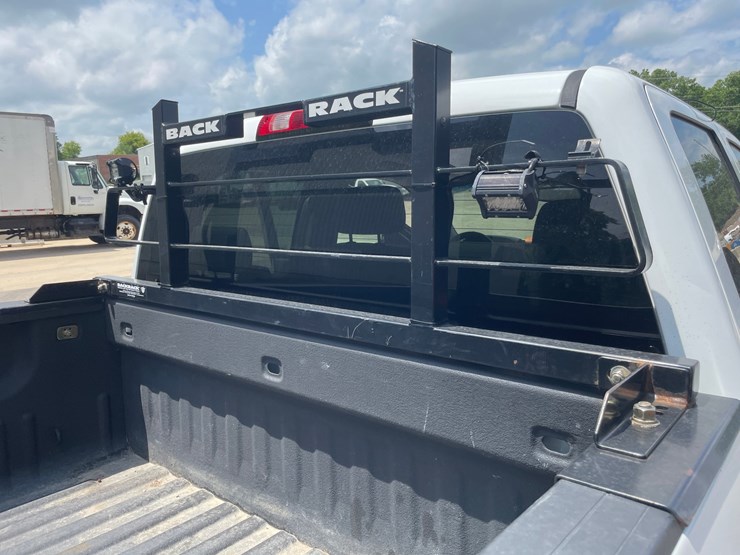 2019-chevrolet-2500-image-21