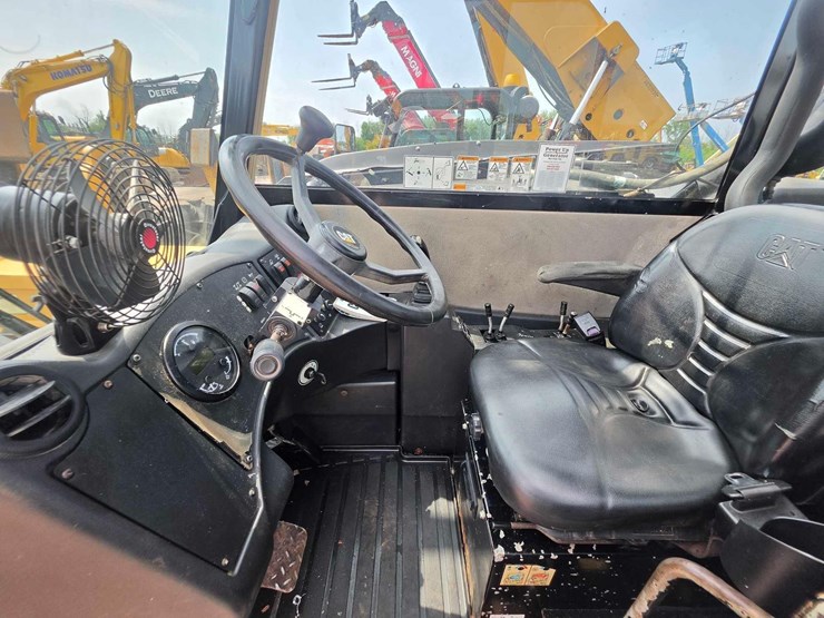 caterpillar-tl1055-image-11