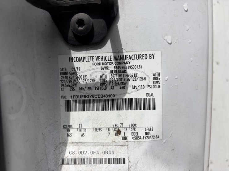 2012-ford-f550-xl-image-17