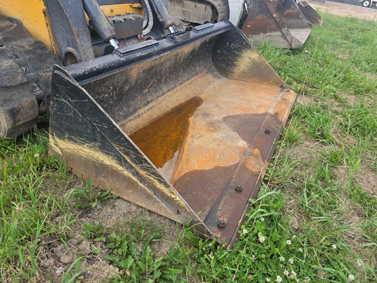 2022-deere-325g-image-15