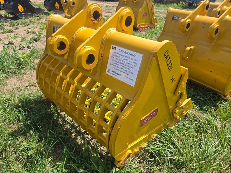 caterpillar-320-image-3