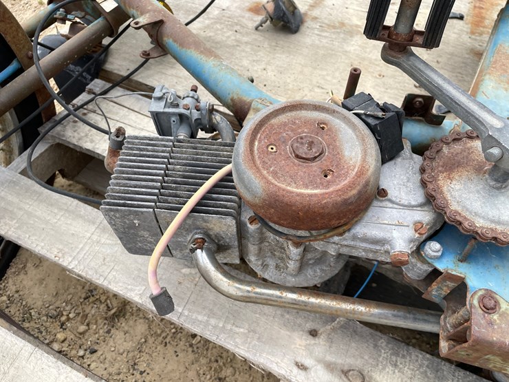 #3395-•-1980-jawa---motokov-moped-image-14