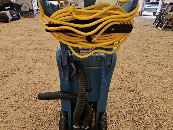 carpet-cleaner-condition-unknown-image-4