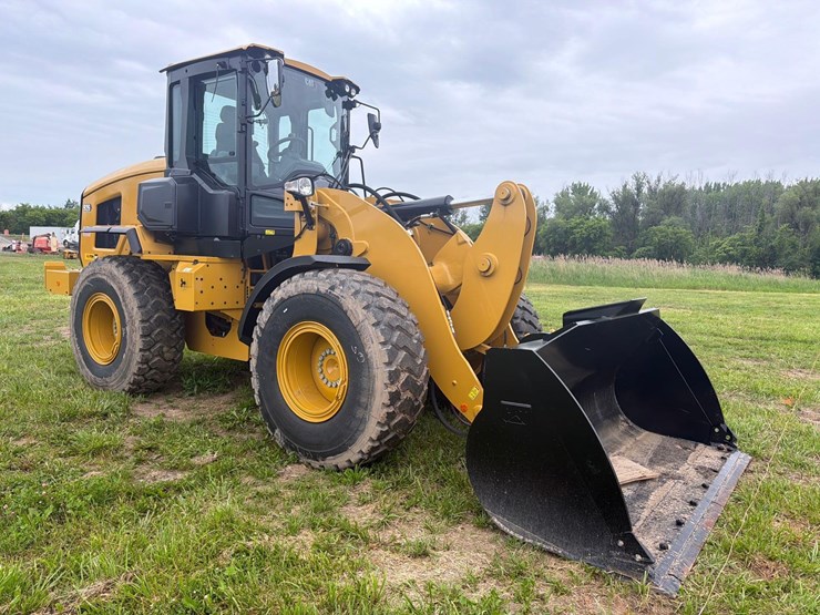 2025-caterpillar-926-image-4