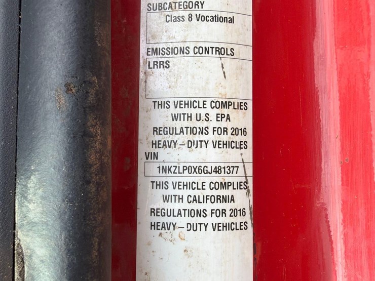 2016-kenworth-t880-image-30