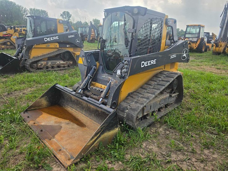 2022-deere-325g-image-3