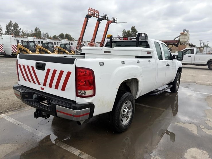 2012-gmc-sierra-2500-image-3