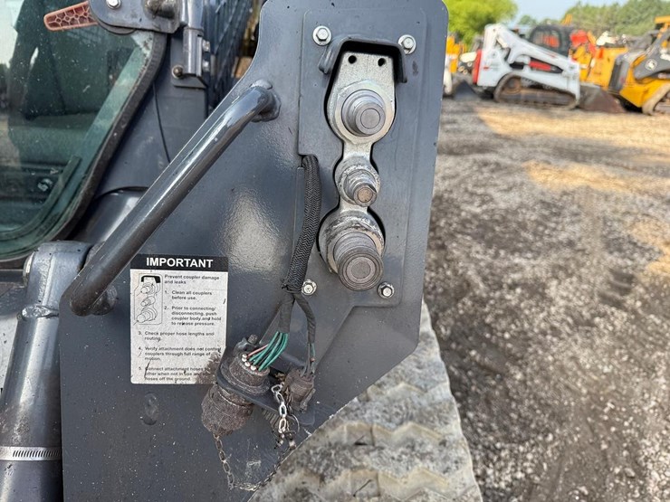2021-deere-325g-image-11