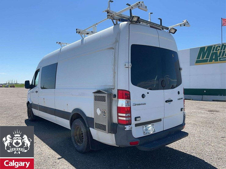 2012-mercedes-benz-sprinter-3500-image-3