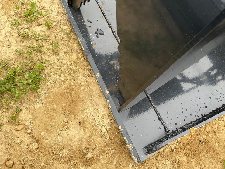 #2039-•-new-wolverine-skid-steer-grapple-bucket-image-9