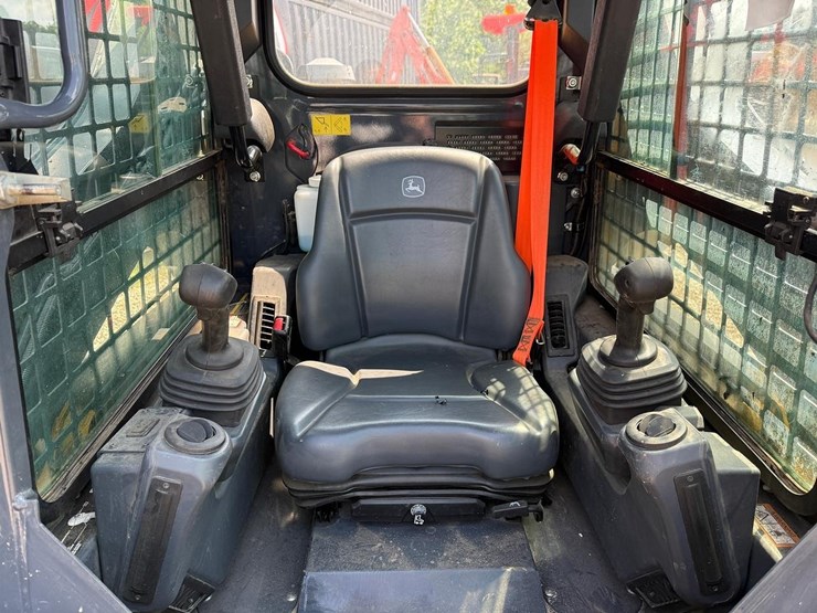 2022-deere-317g-image-19