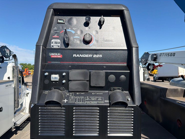 2027-peterbilt-536-image-14