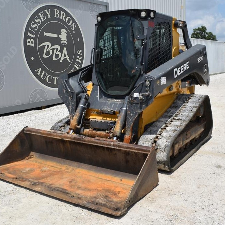 2017 DEERE 333G