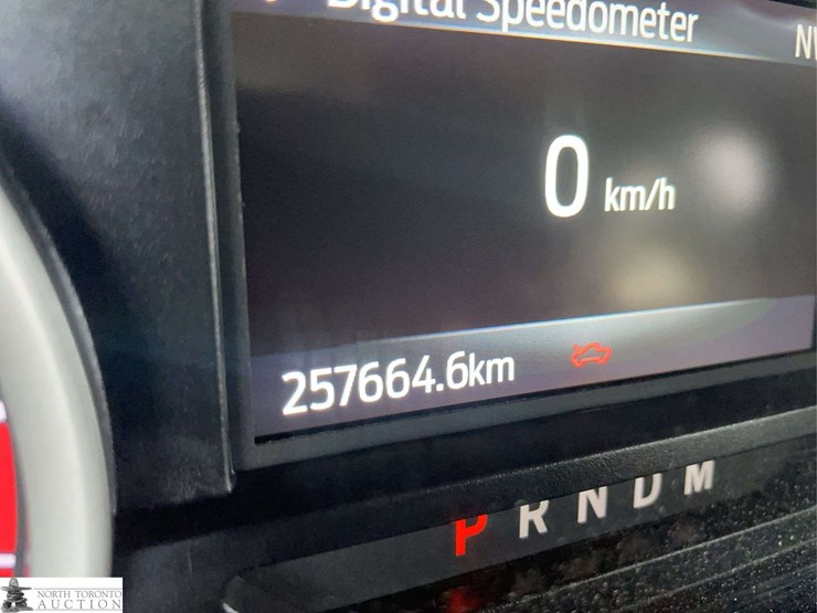 2021-ford-f250-image-13