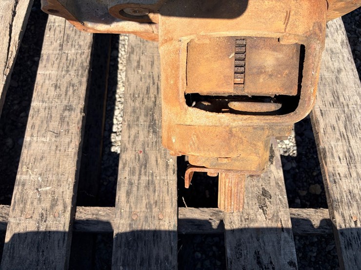 #8354-•-international-dual-pto-and-cylinder-head-image-4