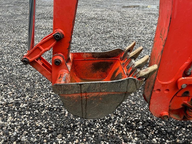 kubota-b26-image-16