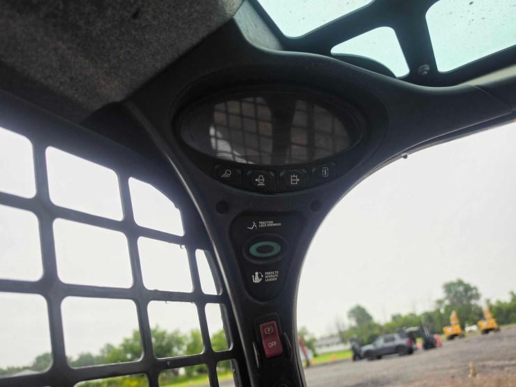 2024-bobcat-s590-image-24