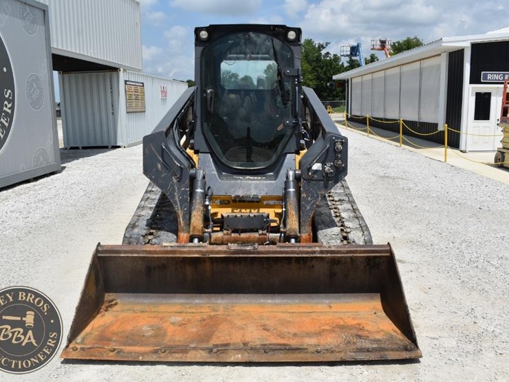 2017-deere-333g-image-8