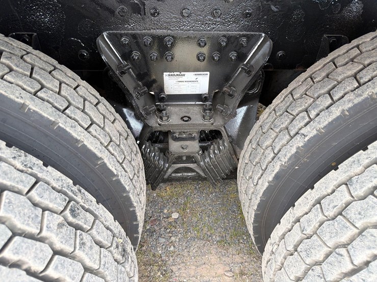 2015-kenworth-t880-image-11