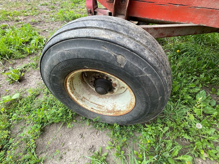 #8312-•-forage-king-73-10-feed-wagon-gravity-box-image-9