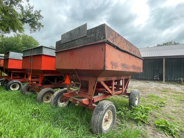#8315-•-knowles-g900-feed-wagon-gravity-box-image-1