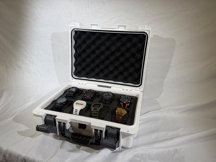 #84576-•-box-of-invicta-watches-image-1