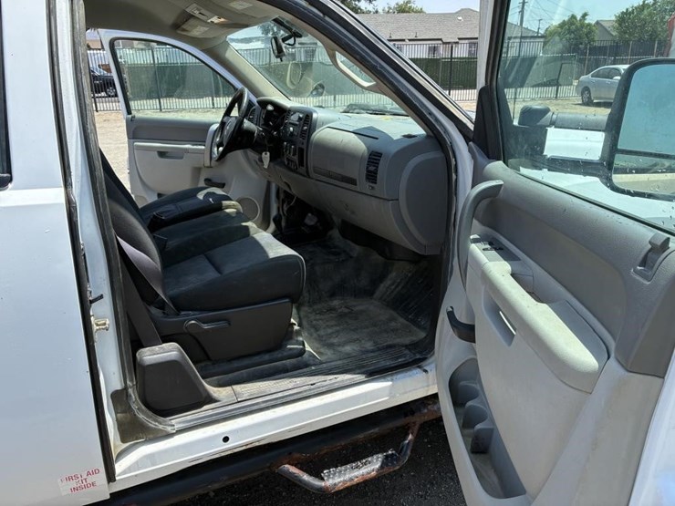 2012-gmc-sierra-2500-image-15